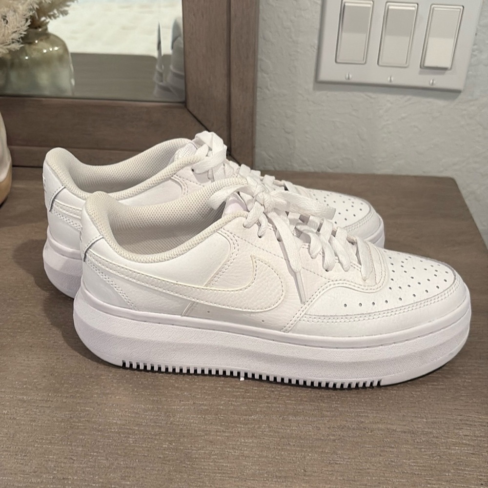 Nike Court Vision Alta Platform Sneaker Size 9.5 - Picture 2 of 4